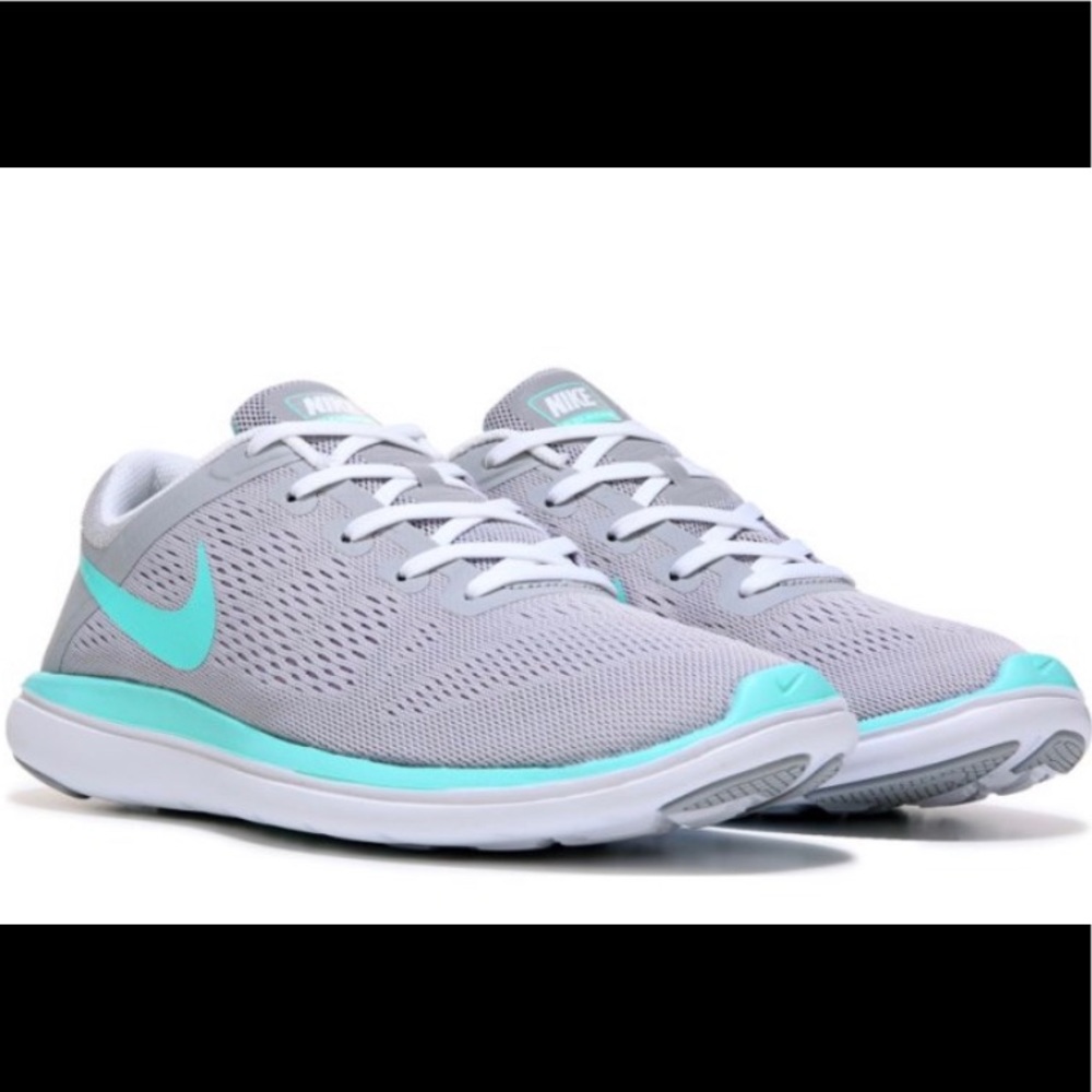 NIKE SNEAKERS